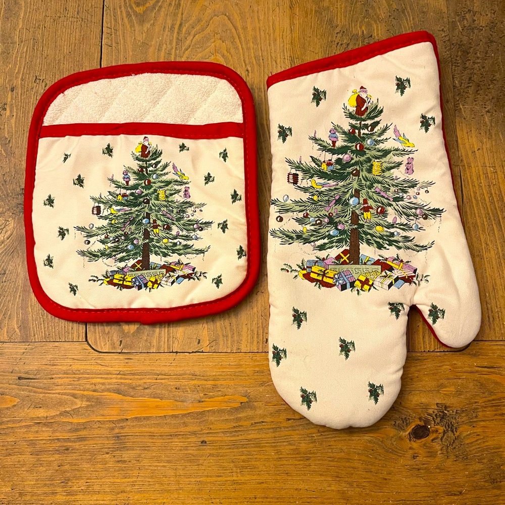 Spode Christmas Tree Oven Mitt and Pot Holder Set - Red and Green